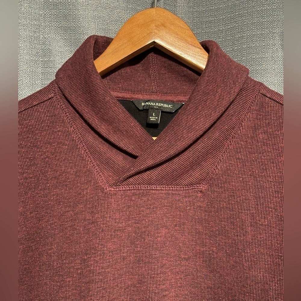 Banana Republic Men’s Sweater - Picture 3 of 4